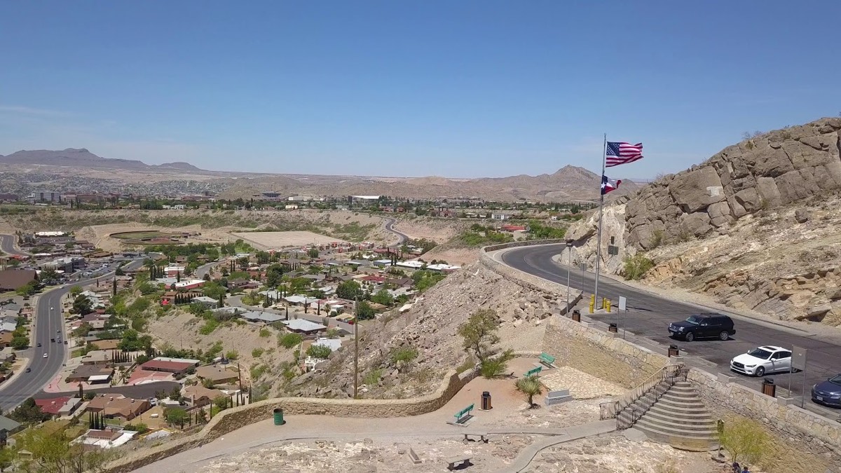 El Paso and Ciudad Juarez at dusk